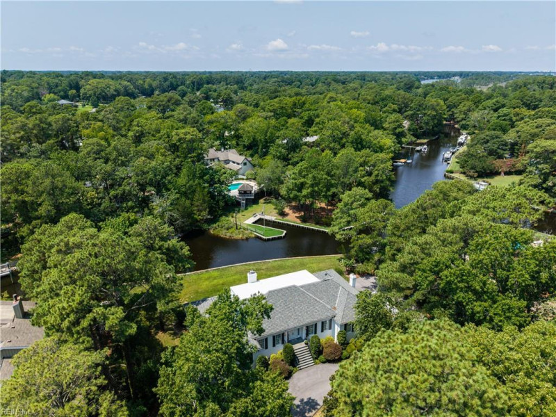 Photo 3 of 47 residential for sale in Virginia Beach virginia