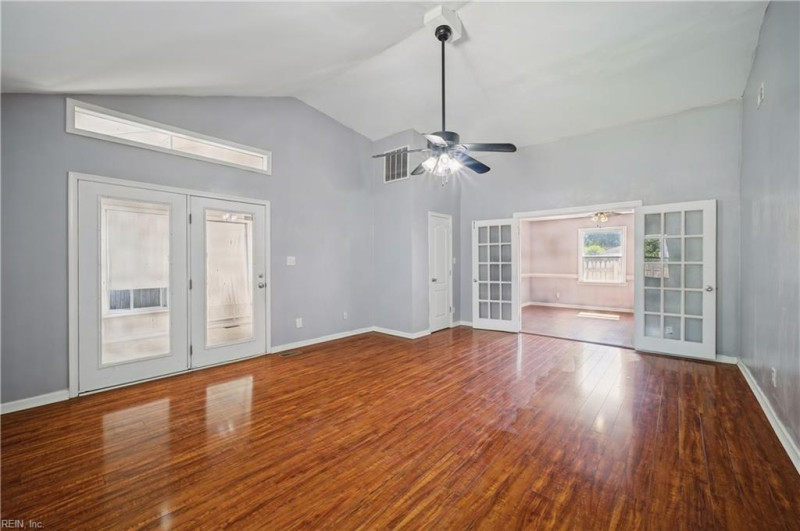 Photo 11 of 26 residential for sale in Norfolk virginia