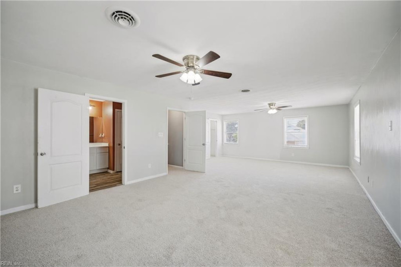 Photo 13 of 26 residential for sale in Norfolk virginia
