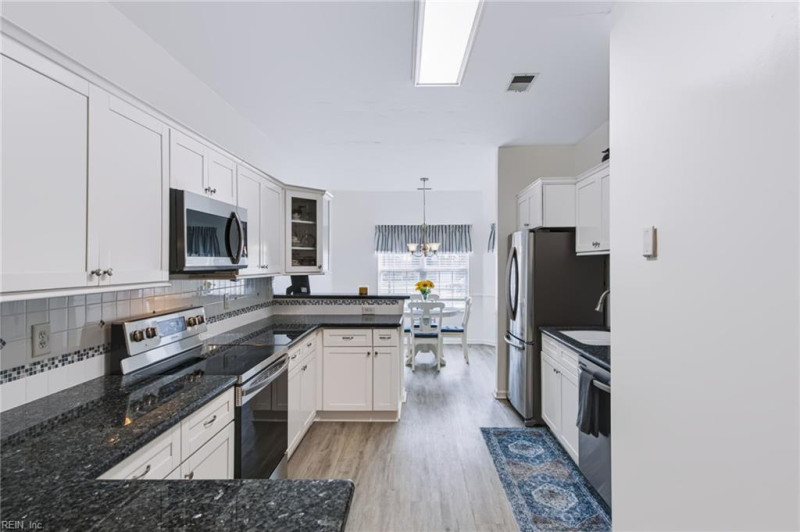 Photo 10 of 39 residential for sale in Portsmouth virginia