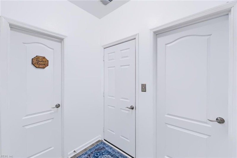 Photo 13 of 39 residential for sale in Portsmouth virginia