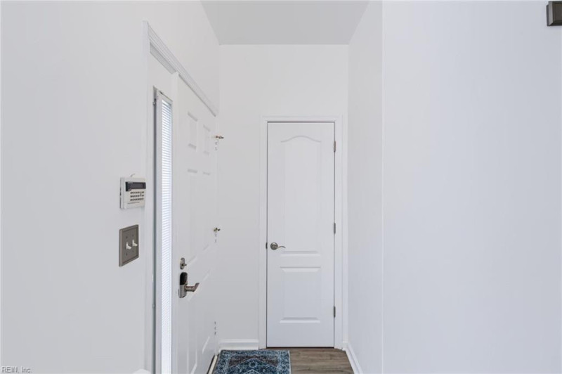 Photo 14 of 39 residential for sale in Portsmouth virginia