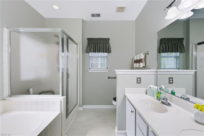 Photo 15 of 39 residential for sale in Portsmouth virginia