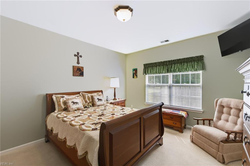 Photo 18 of 39 residential for sale in Portsmouth virginia