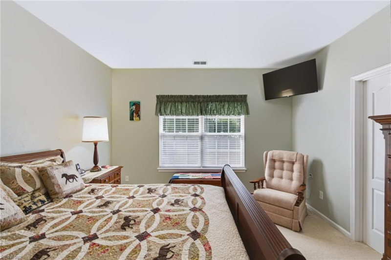 Photo 19 of 39 residential for sale in Portsmouth virginia
