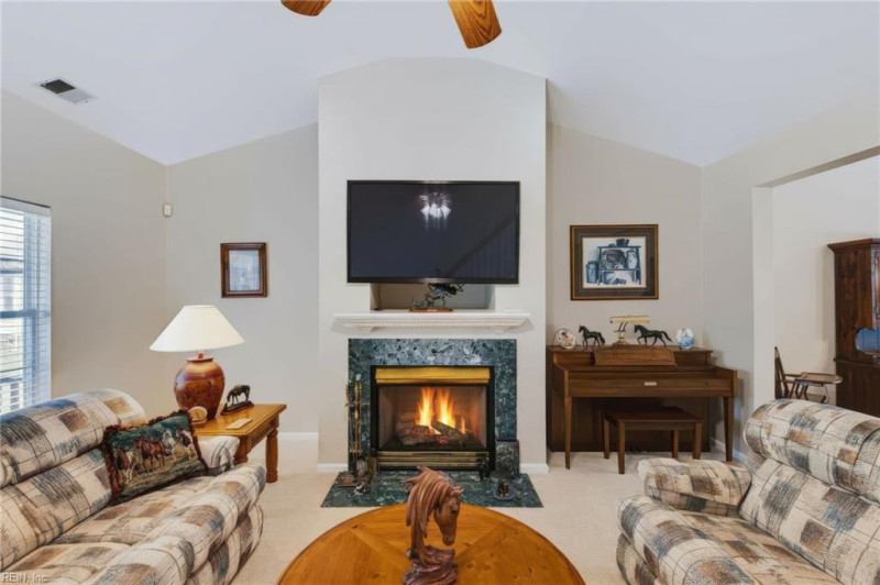 Photo 32 of 39 residential for sale in Portsmouth virginia
