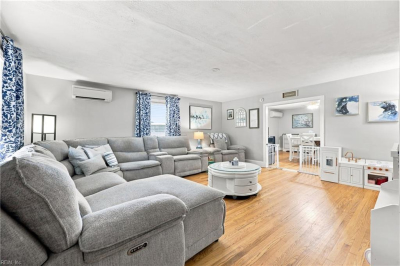 Photo 5 of 36 residential for sale in Chesapeake virginia Photo 5 of 36 residential for sale in Chesapeake virginia