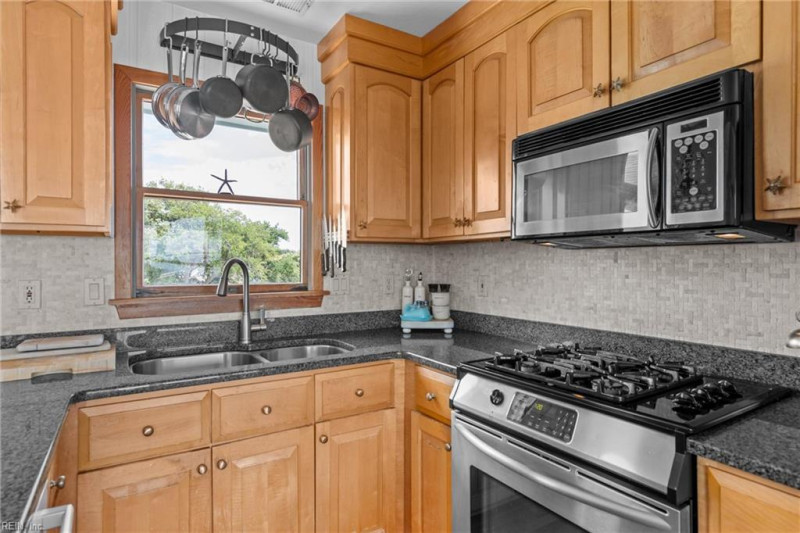 Photo 13 of 37 residential for sale in Dare County virginia