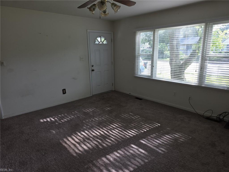 Photo 5 of 14 residential for sale in Hampton virginia