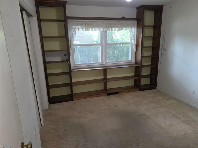 Photo 6 of 14 residential for sale in Hampton virginia
