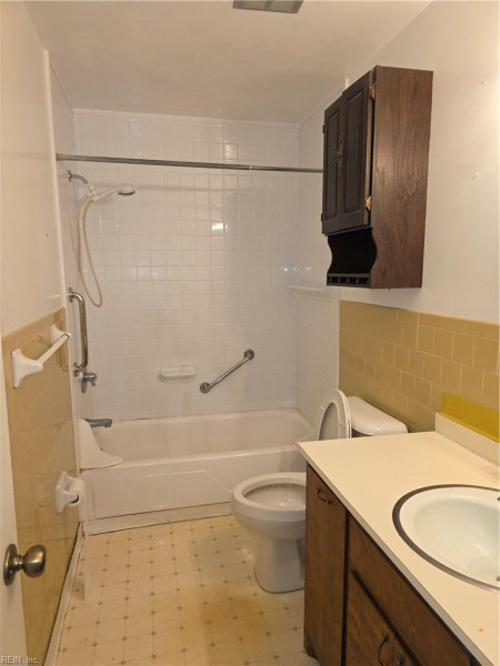 Photo 7 of 14 residential for sale in Hampton virginia