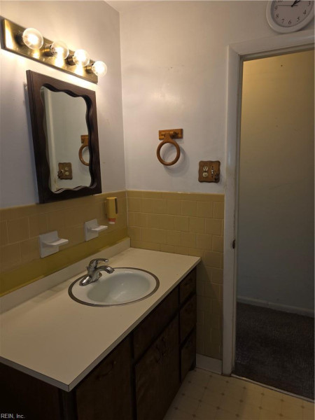 Photo 8 of 14 residential for sale in Hampton virginia