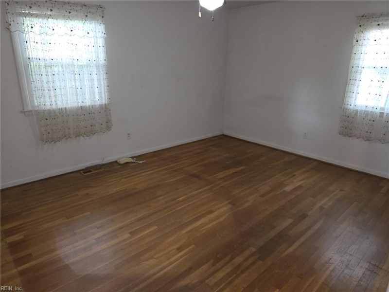 Photo 9 of 14 residential for sale in Hampton virginia