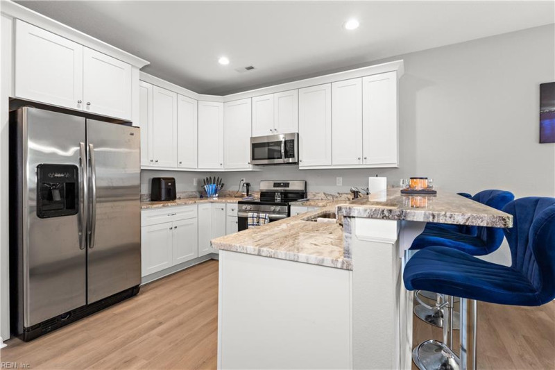Photo 11 of 25 residential for sale in Suffolk virginia