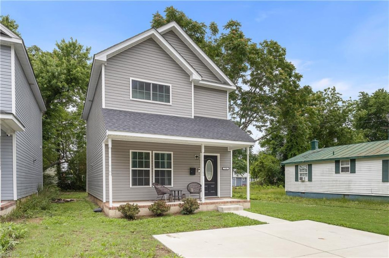 Photo 4 of 25 residential for sale in Suffolk virginia