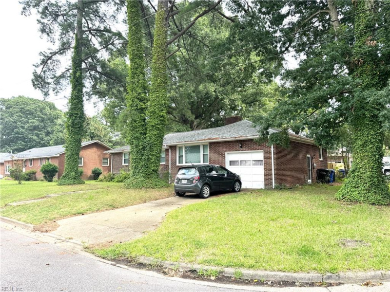 Photo 2 of 9 residential for sale in Portsmouth virginia