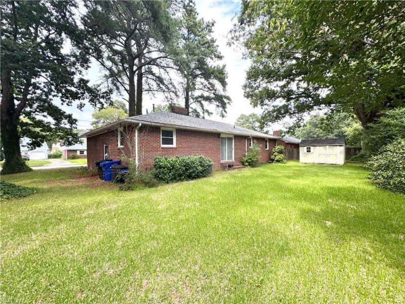 Photo 3 of 9 residential for sale in Portsmouth virginia