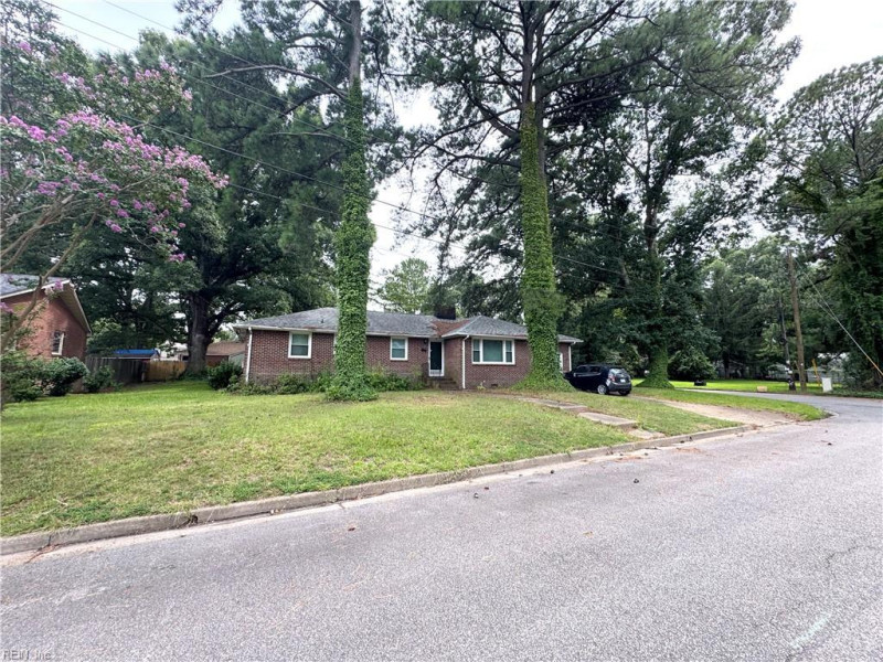 Photo 4 of 9 residential for sale in Portsmouth virginia