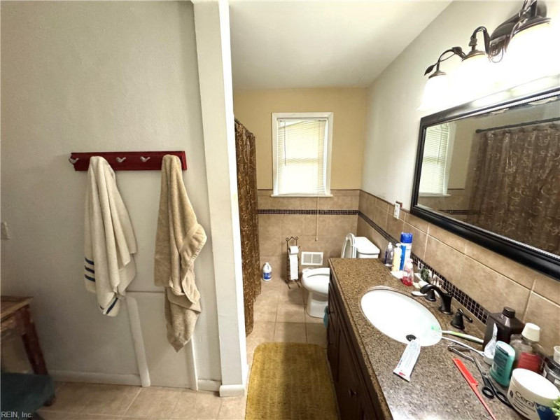 Photo 6 of 9 residential for sale in Portsmouth virginia