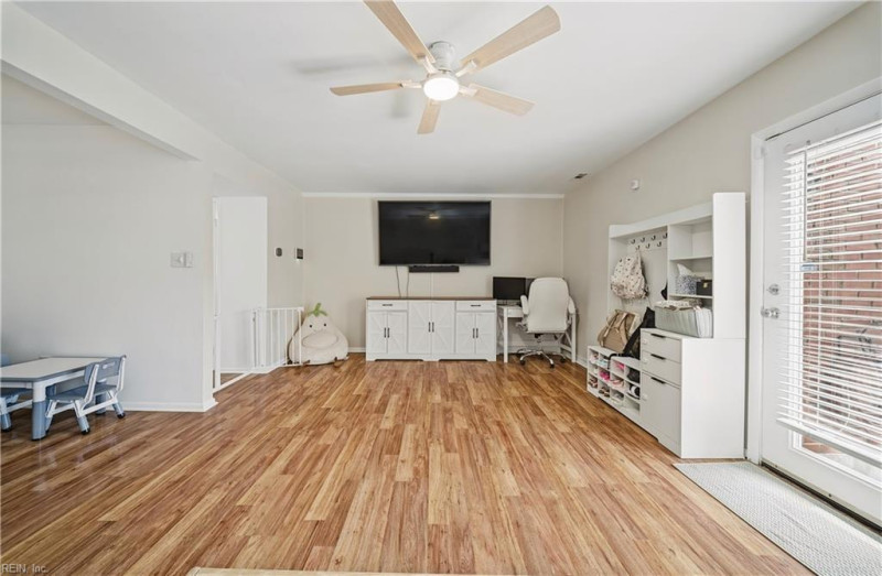 Photo 11 of 26 residential for sale in Virginia Beach virginia