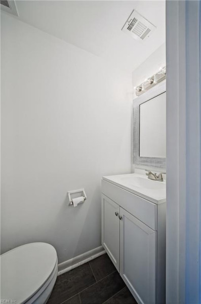 Photo 13 of 26 residential for sale in Virginia Beach virginia