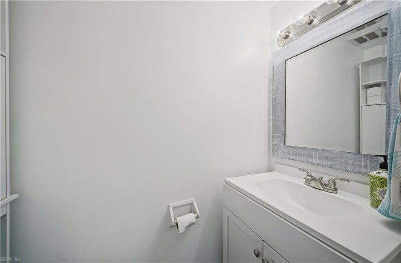 Photo 14 of 26 residential for sale in Virginia Beach virginia