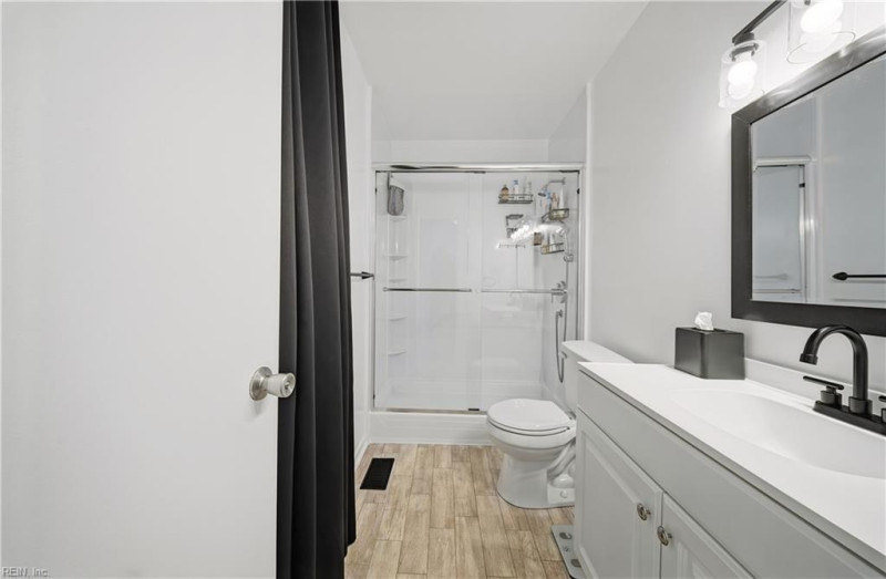 Photo 17 of 26 residential for sale in Virginia Beach virginia