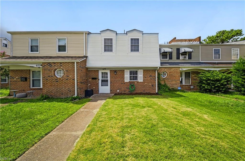 Photo 2 of 26 residential for sale in Virginia Beach virginia