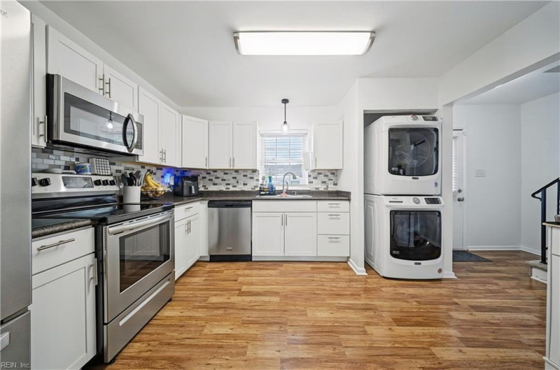Photo 6 of 26 residential for sale in Virginia Beach virginia