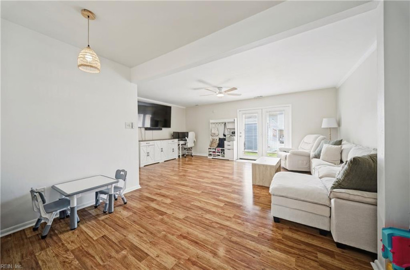 Photo 8 of 26 residential for sale in Virginia Beach virginia