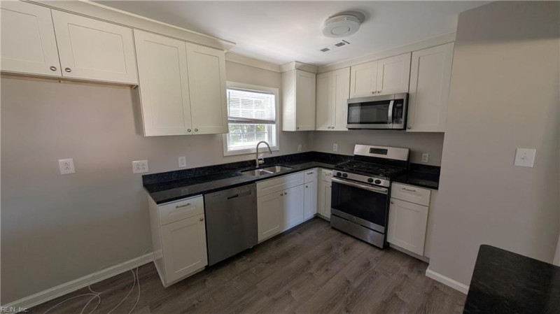 Photo 2 of 9 residential for sale in Chesapeake virginia