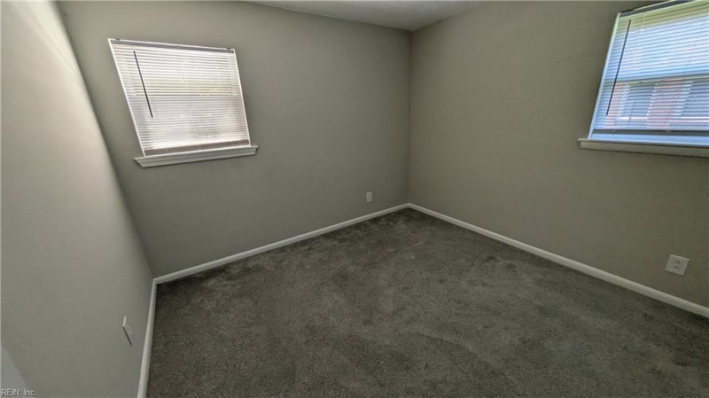 Photo 6 of 9 residential for sale in Chesapeake virginia