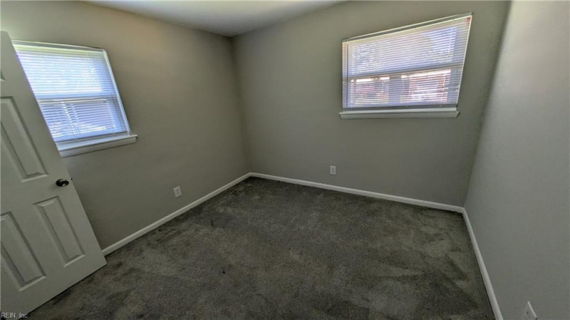 Photo 7 of 9 residential for sale in Chesapeake virginia