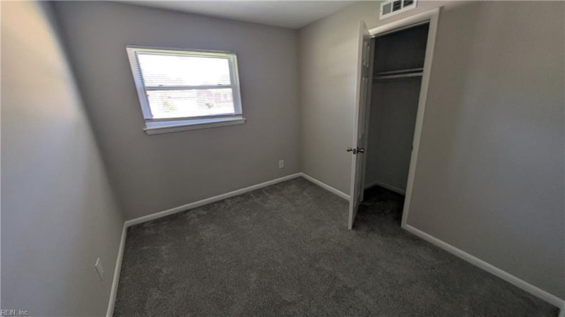 Photo 8 of 9 residential for sale in Chesapeake virginia
