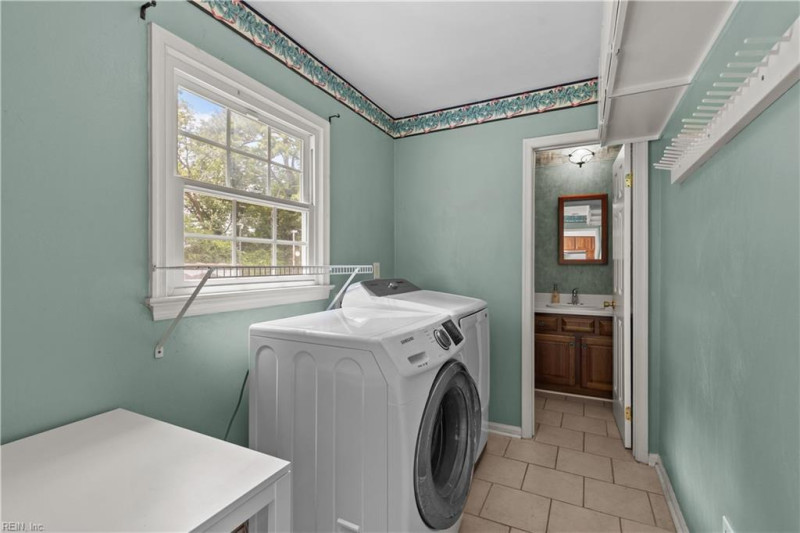 Photo 11 of 30 residential for sale in Virginia Beach virginia