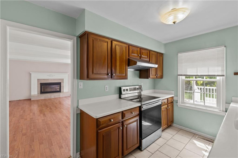 Photo 7 of 30 residential for sale in Virginia Beach virginia