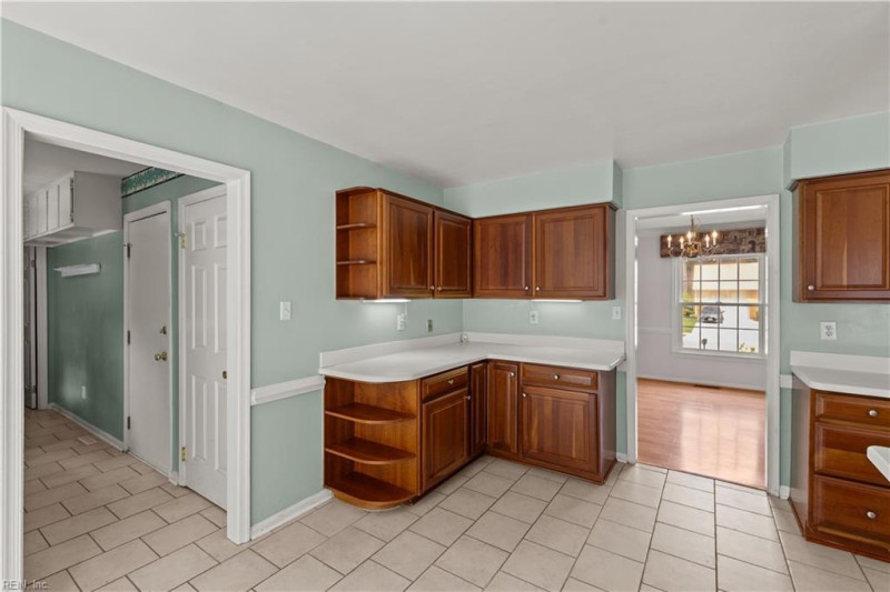Photo 8 of 30 residential for sale in Virginia Beach virginia