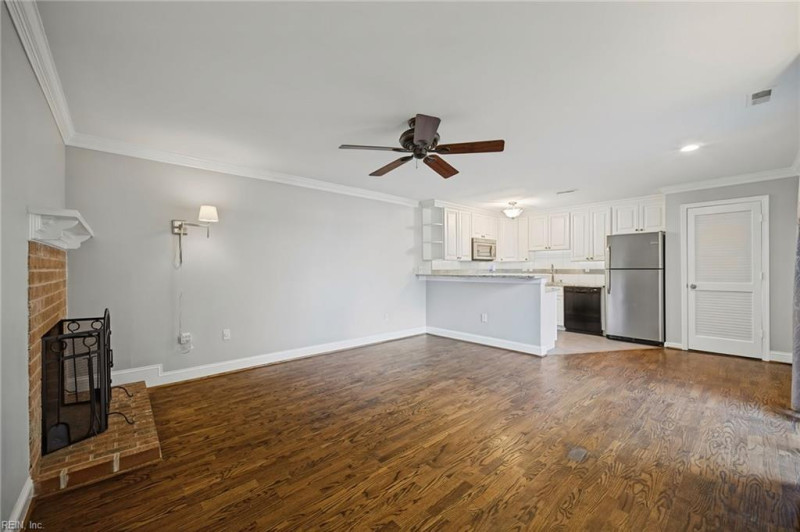 Photo 10 of 39 residential for sale in Virginia Beach virginia