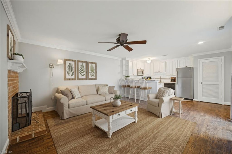 Photo 11 of 39 residential for sale in Virginia Beach virginia