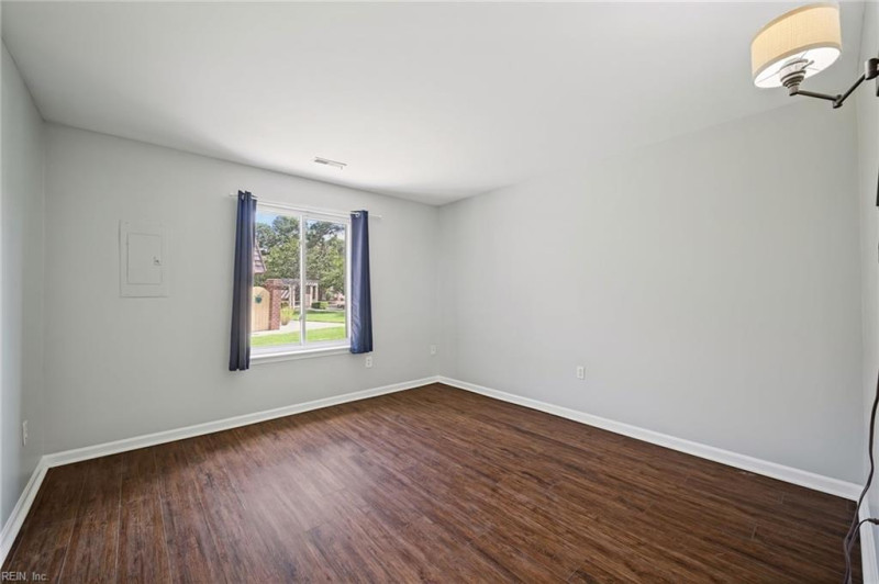 Photo 13 of 39 residential for sale in Virginia Beach virginia