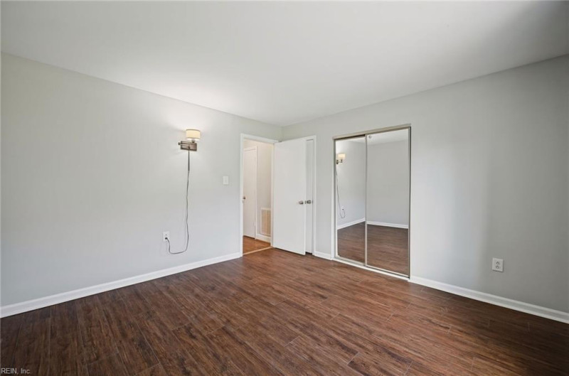 Photo 14 of 39 residential for sale in Virginia Beach virginia