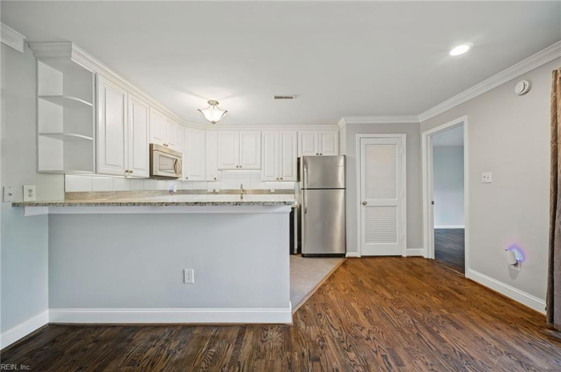 Photo 17 of 39 residential for sale in Virginia Beach virginia