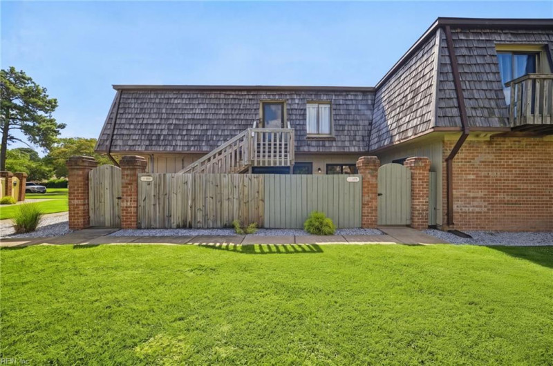 Photo 2 of 39 residential for sale in Virginia Beach virginia