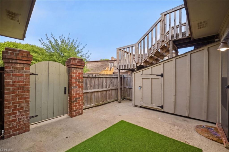 Photo 4 of 39 residential for sale in Virginia Beach virginia