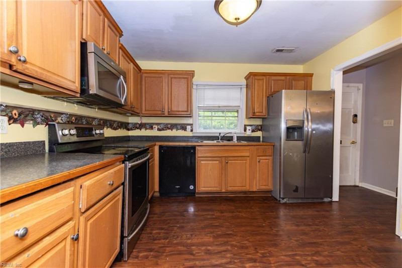 Photo 3 of 18 residential for sale in Newport News virginia Photo 3 of 18 residential for sale in Newport News virginia
