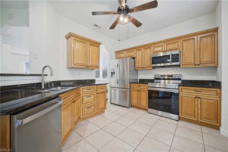 Photo 17 of 50 residential for sale in Chesapeake virginia Photo 17 of 50 residential for sale in Chesapeake virginia