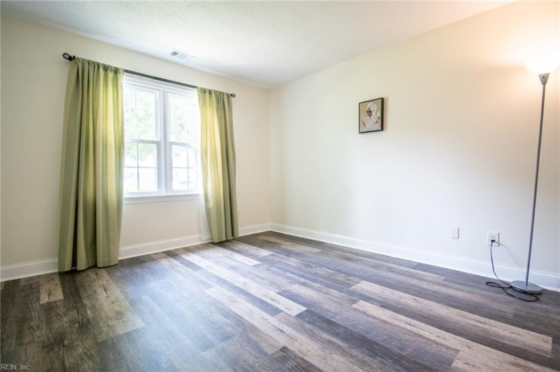 Photo 14 of 42 residential for sale in Virginia Beach virginia