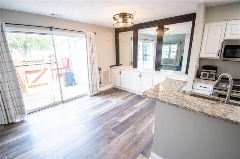 Photo 4 of 42 residential for sale in Virginia Beach virginia