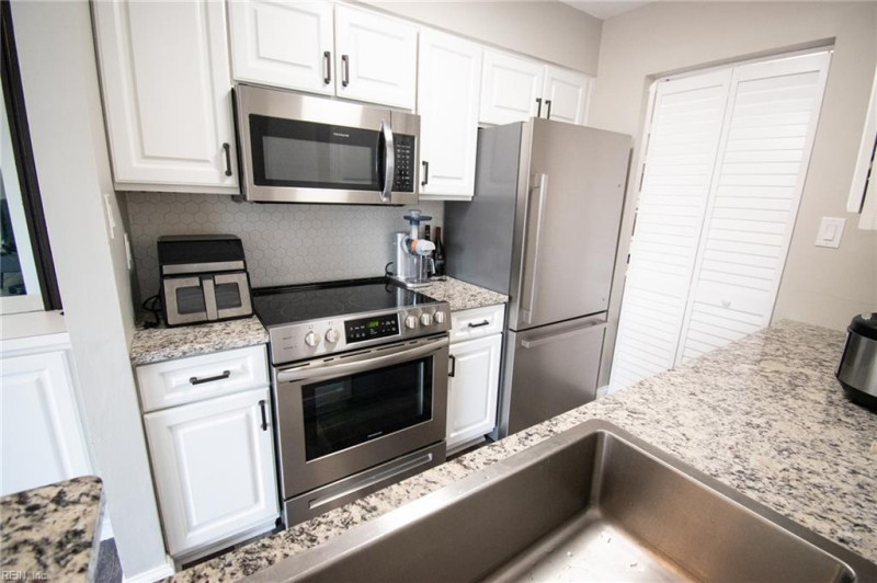 Photo 9 of 42 residential for sale in Virginia Beach virginia