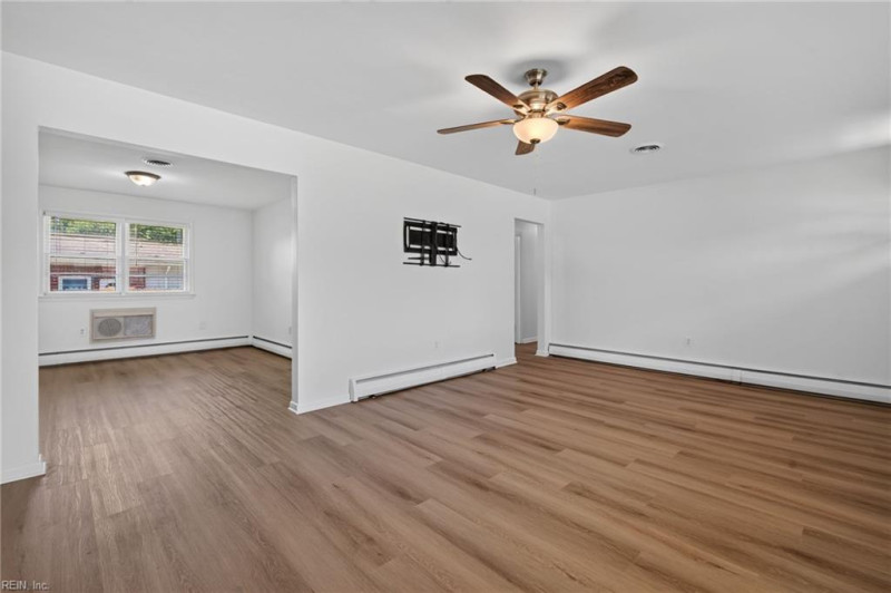 Photo 13 of 35 residential for sale in Norfolk virginia